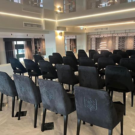 Grand Hotel Каламата Экстерьер фото